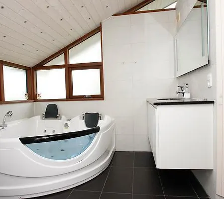 Three-bedroom Holiday In Odder 1